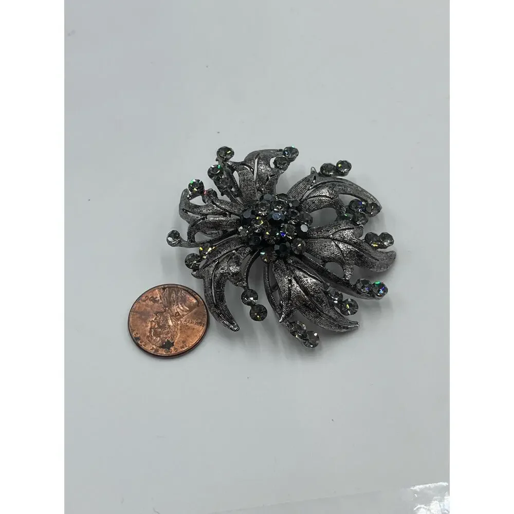 Vintage Black Metal‎ Brooch Pin Black clear Stones flower leaf bow ribbon Spray